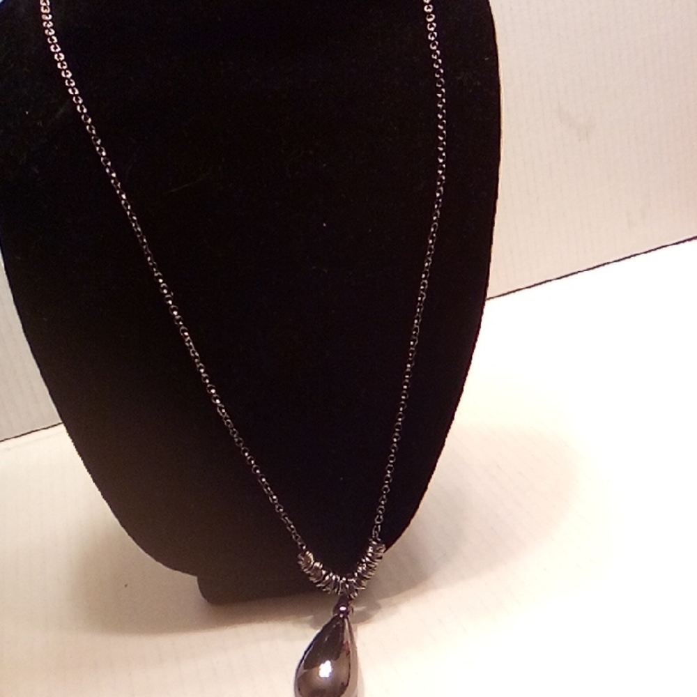 Elegant Bronze Tone Teardrop Necklace